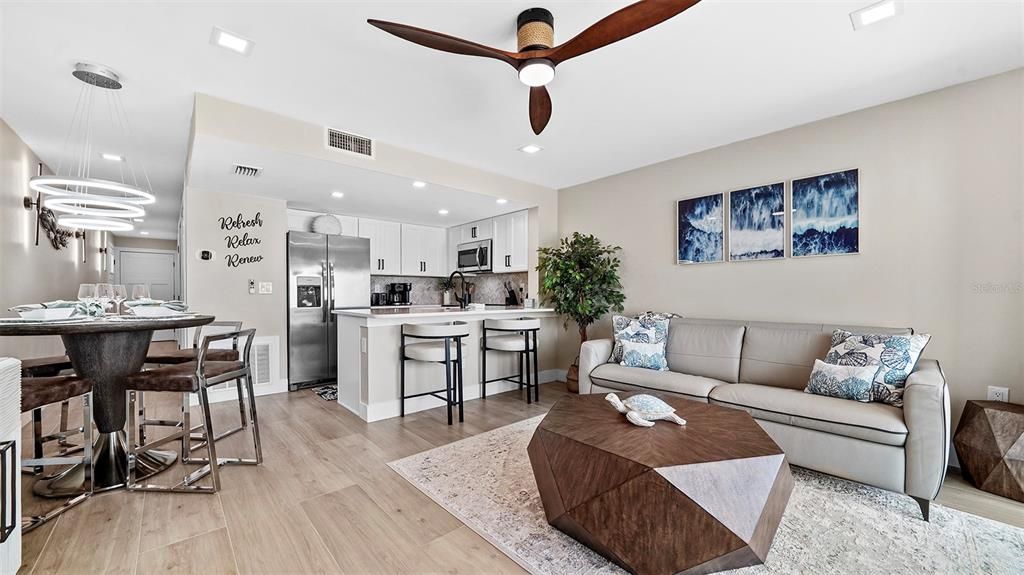 For Sale: $1,350,000 (1 beds, 1 baths, 660 Square Feet)