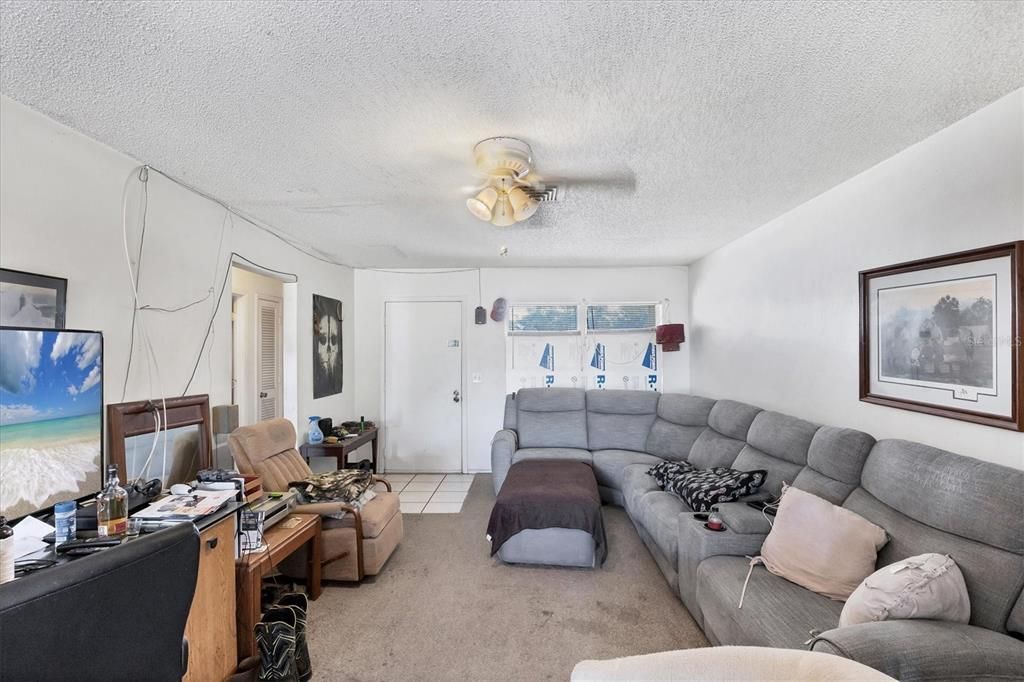 En Venta: $374,900 (4 camas, 0 baños, 2103 Pies cuadrados)