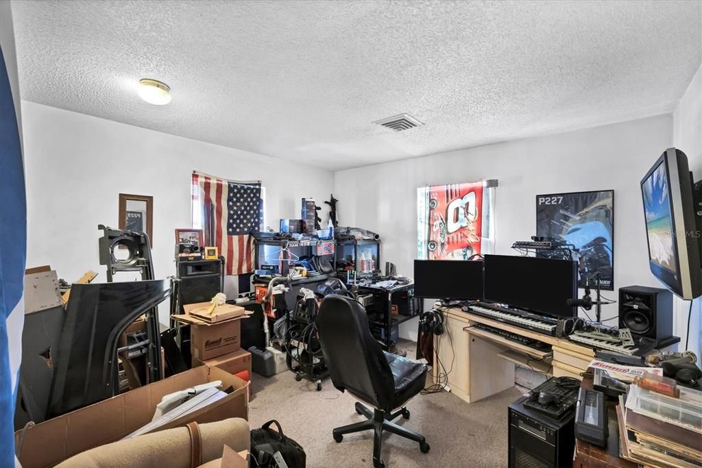 En Venta: $374,900 (4 camas, 0 baños, 2103 Pies cuadrados)