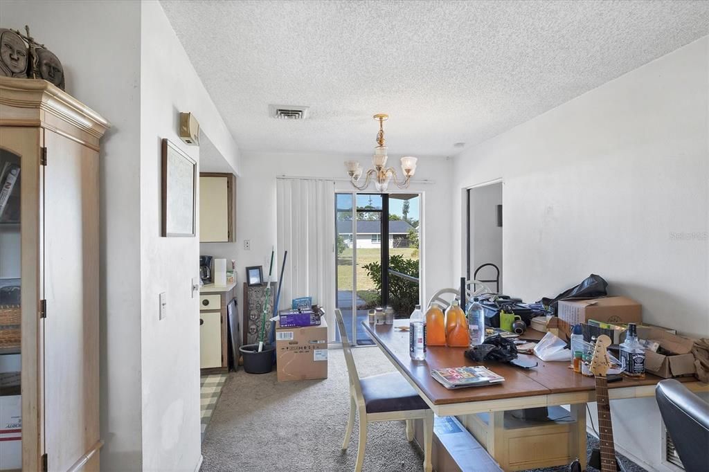 En Venta: $374,900 (4 camas, 0 baños, 2103 Pies cuadrados)