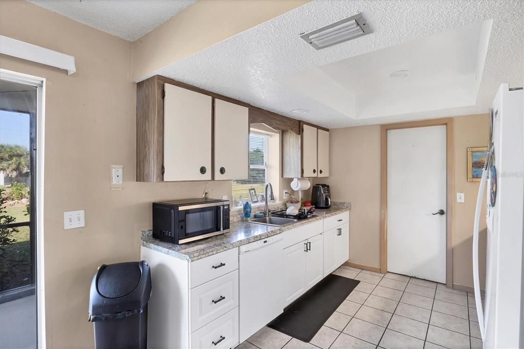 En Venta: $374,900 (4 camas, 0 baños, 2103 Pies cuadrados)