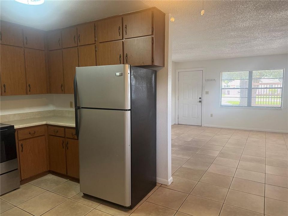 For Rent: $1,450 (2 beds, 1 baths, 800 Square Feet)