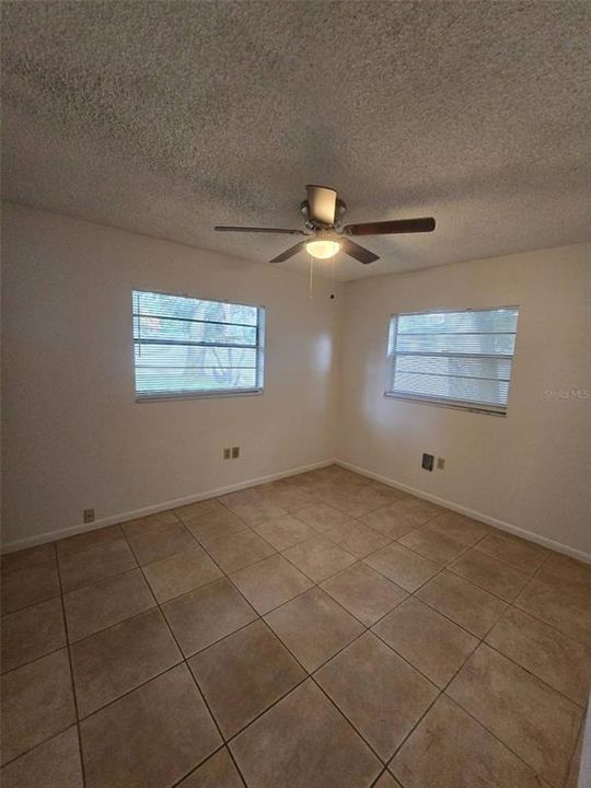 For Rent: $1,450 (2 beds, 1 baths, 800 Square Feet)