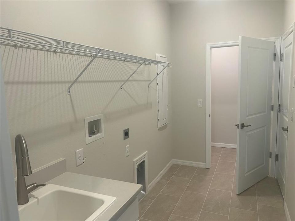 For Sale: $438,656 (4 beds, 3 baths, 2663 Square Feet)