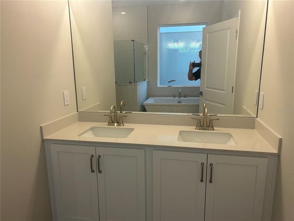 For Sale: $438,656 (4 beds, 3 baths, 2663 Square Feet)