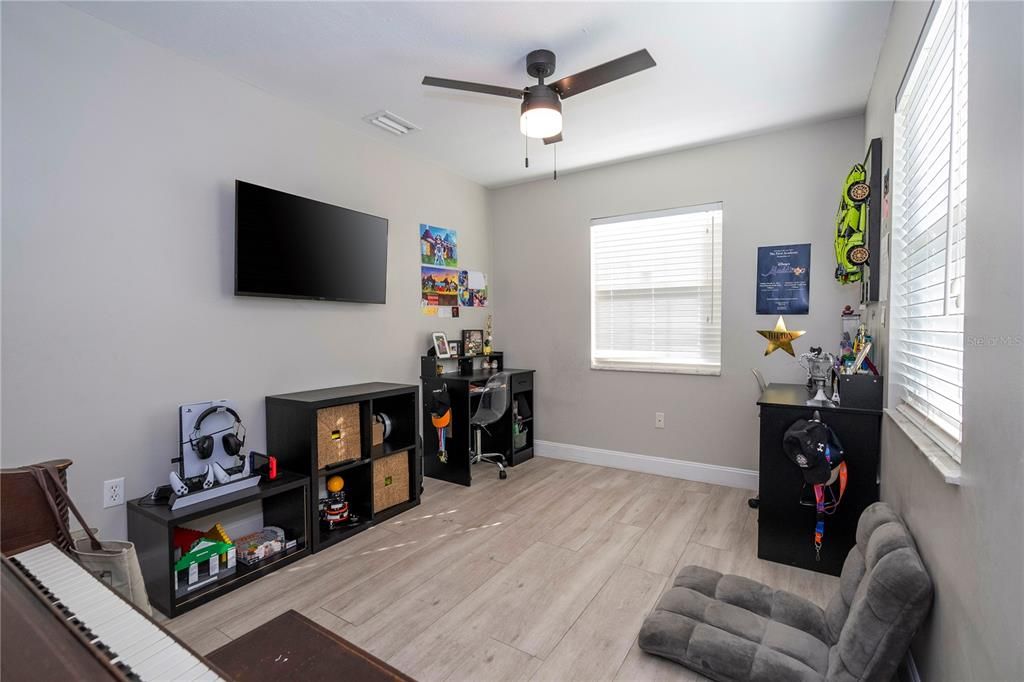 For Sale: $640,000 (4 beds, 2 baths, 1819 Square Feet)