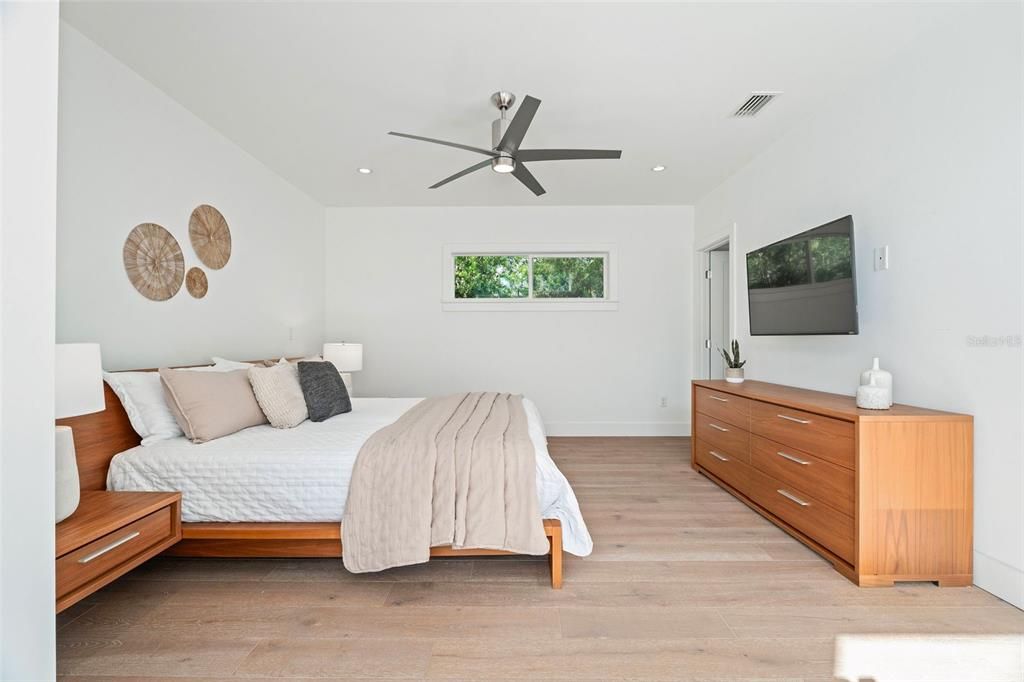 Active With Contract: $1,799,000 (4 beds, 3 baths, 2907 Square Feet)