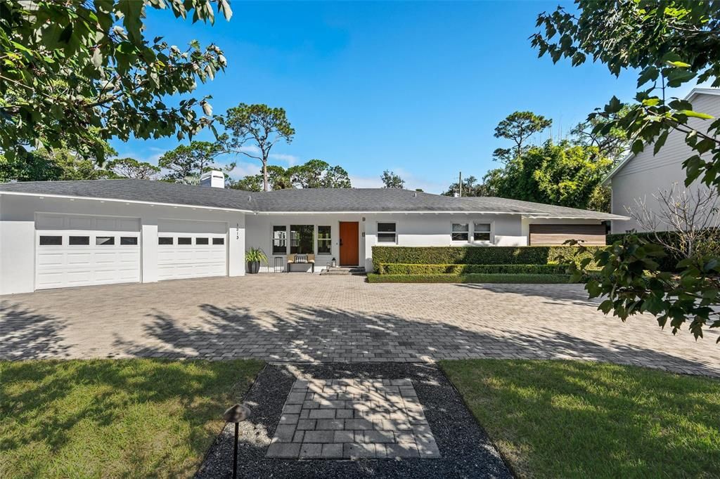 Active With Contract: $1,799,000 (4 beds, 3 baths, 2907 Square Feet)