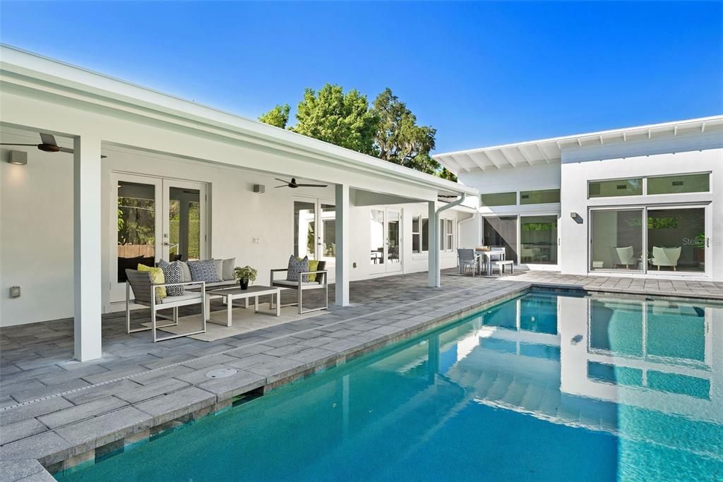 Active With Contract: $1,799,000 (4 beds, 3 baths, 2907 Square Feet)