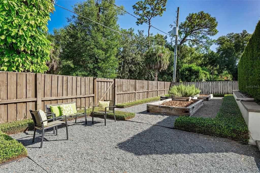 Active With Contract: $1,799,000 (4 beds, 3 baths, 2907 Square Feet)