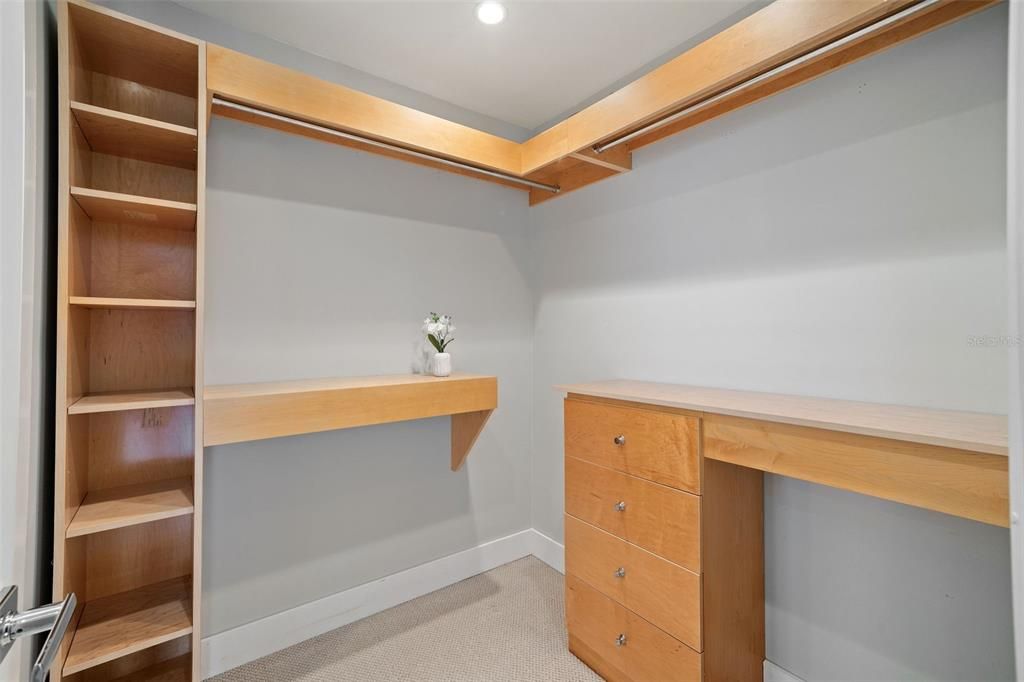 Active With Contract: $1,799,000 (4 beds, 3 baths, 2907 Square Feet)