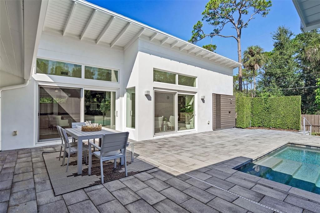 Active With Contract: $1,799,000 (4 beds, 3 baths, 2907 Square Feet)