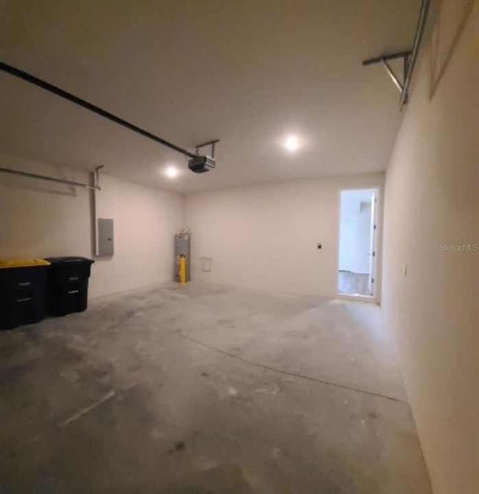 Active With Contract: $2,995 (3 beds, 2 baths, 2050 Square Feet)