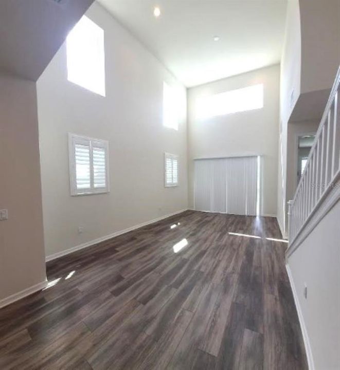 Active With Contract: $2,995 (3 beds, 2 baths, 2050 Square Feet)