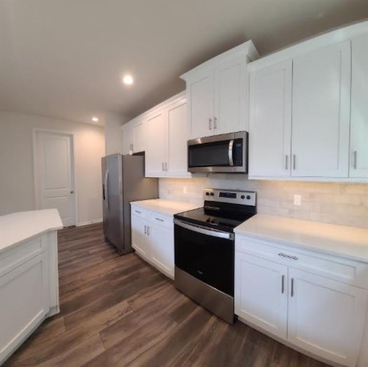 Active With Contract: $2,995 (3 beds, 2 baths, 2050 Square Feet)