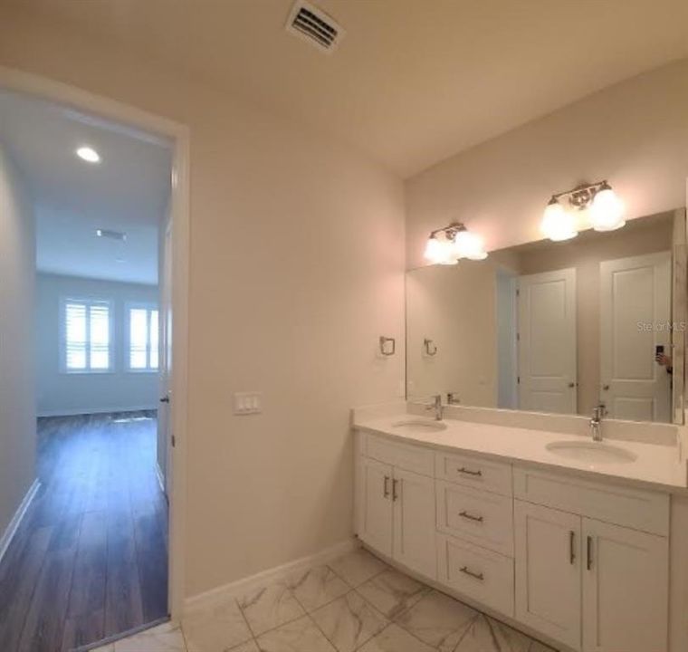 Active With Contract: $2,995 (3 beds, 2 baths, 2050 Square Feet)