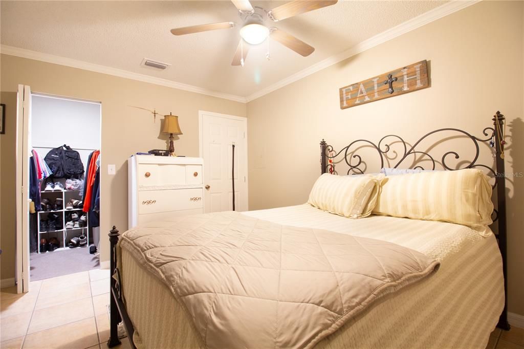 For Sale: $120,000 (1 beds, 1 baths, 745 Square Feet)