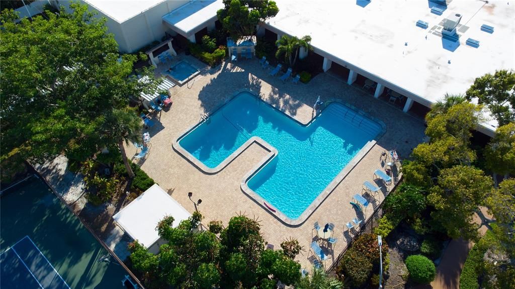 For Sale: $120,000 (1 beds, 1 baths, 745 Square Feet)