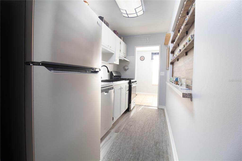 For Sale: $120,000 (1 beds, 1 baths, 745 Square Feet)