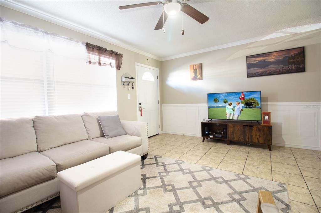 For Sale: $120,000 (1 beds, 1 baths, 745 Square Feet)