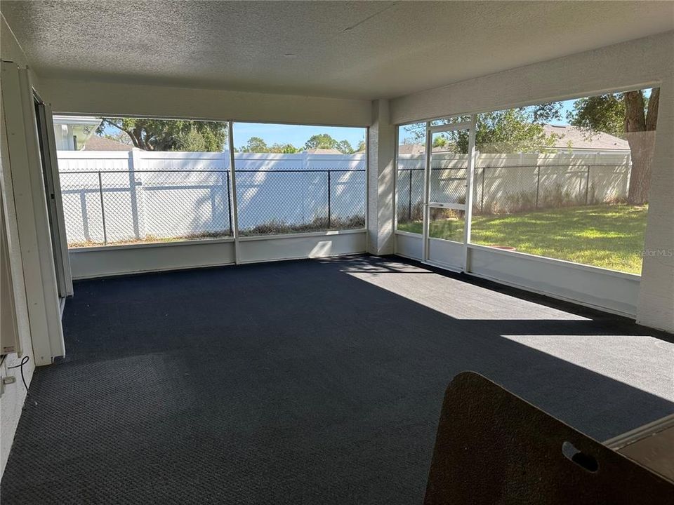 Active With Contract: $348,000 (3 beds, 2 baths, 1987 Square Feet)