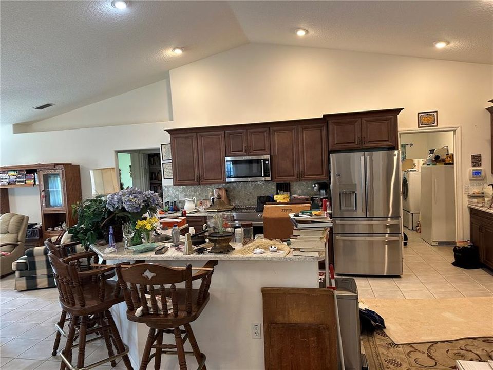 Active With Contract: $348,000 (3 beds, 2 baths, 1987 Square Feet)