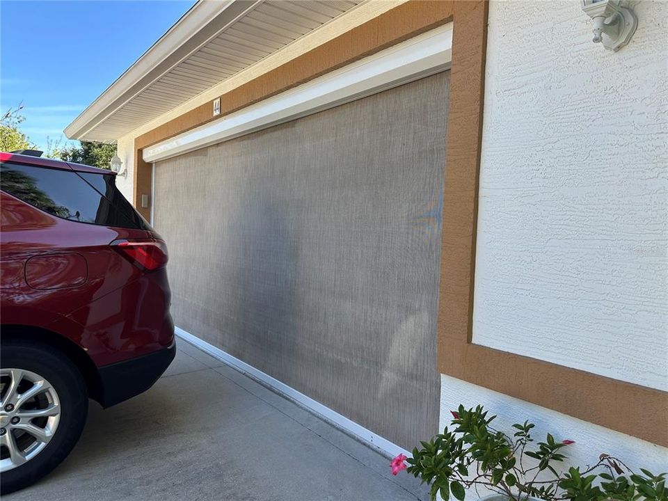 Active With Contract: $348,000 (3 beds, 2 baths, 1987 Square Feet)