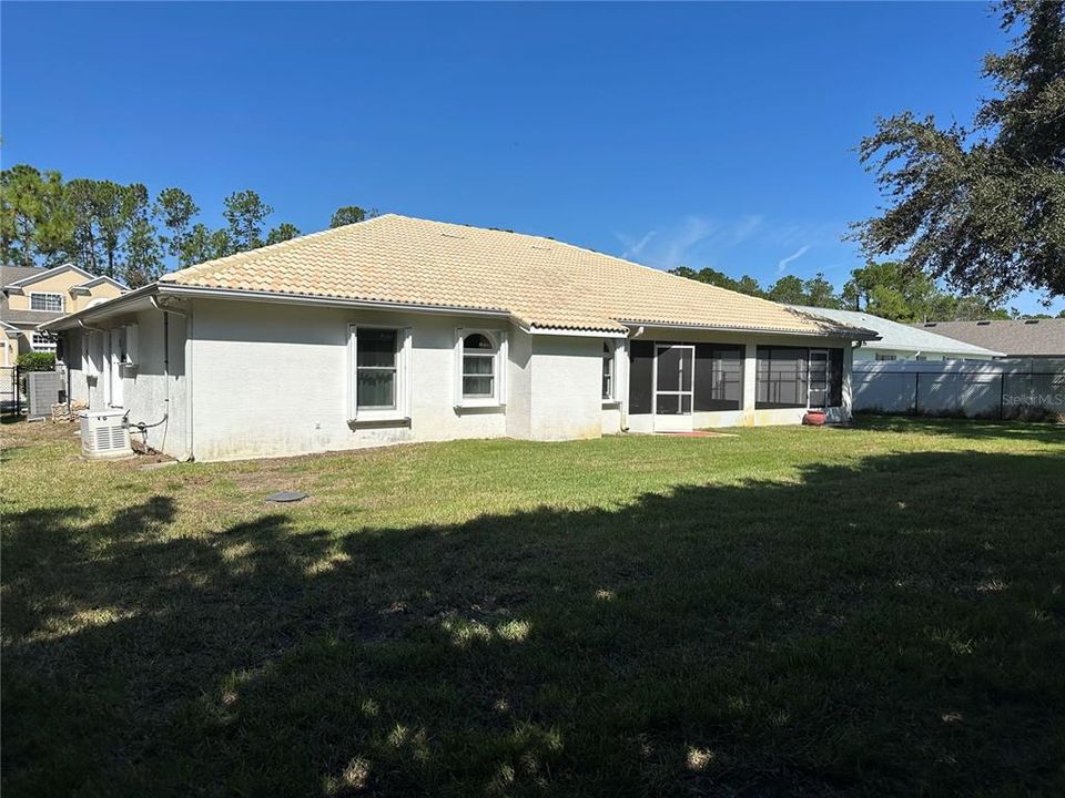 Active With Contract: $348,000 (3 beds, 2 baths, 1987 Square Feet)