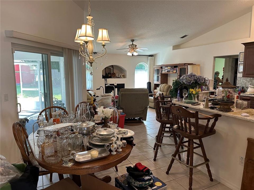 Active With Contract: $348,000 (3 beds, 2 baths, 1987 Square Feet)