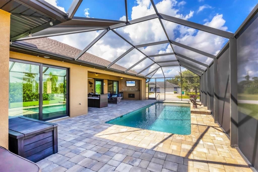 For Sale: $669,000 (3 beds, 2 baths, 2093 Square Feet)