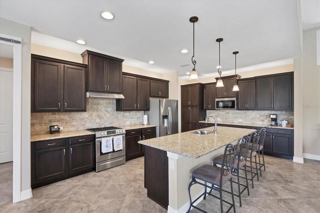 For Sale: $669,000 (3 beds, 2 baths, 2093 Square Feet)