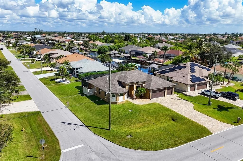 For Sale: $669,000 (3 beds, 2 baths, 2093 Square Feet)