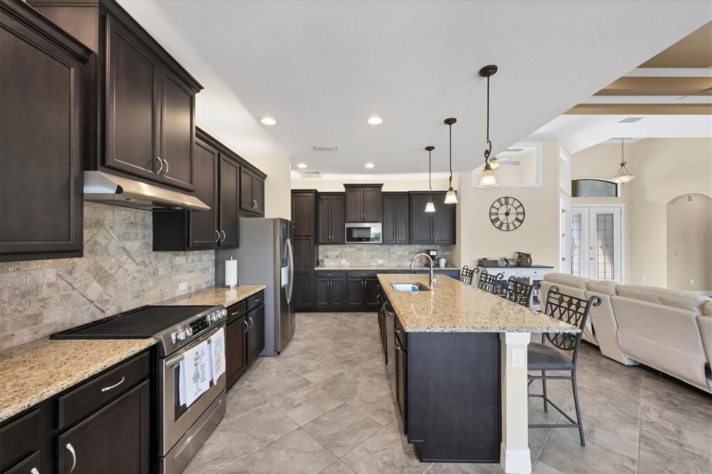 For Sale: $669,000 (3 beds, 2 baths, 2093 Square Feet)