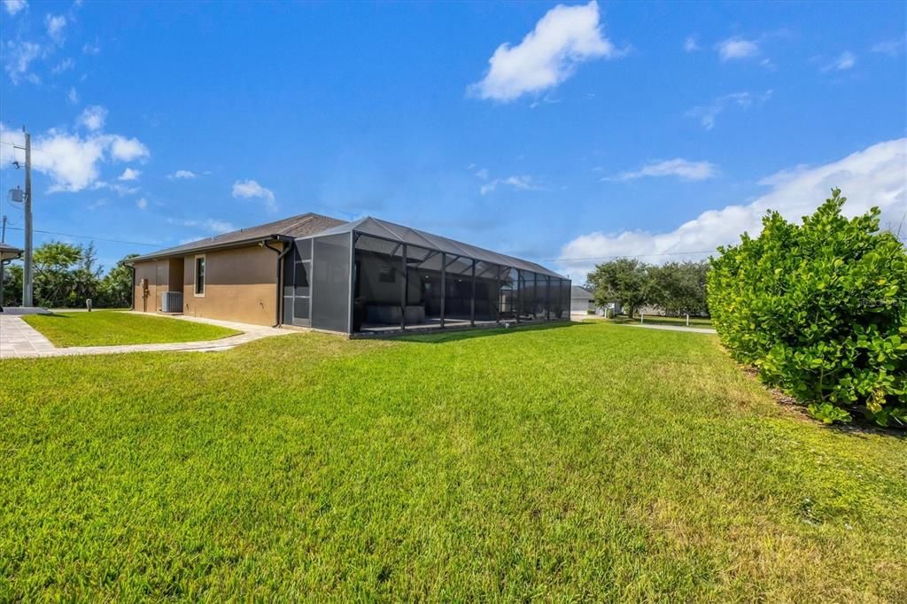 For Sale: $669,000 (3 beds, 2 baths, 2093 Square Feet)