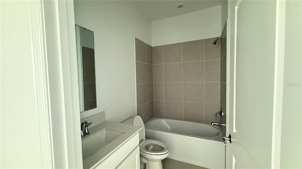 En Renta: $2,575 (4 camas, 3 baños, 2109 Pies cuadrados)