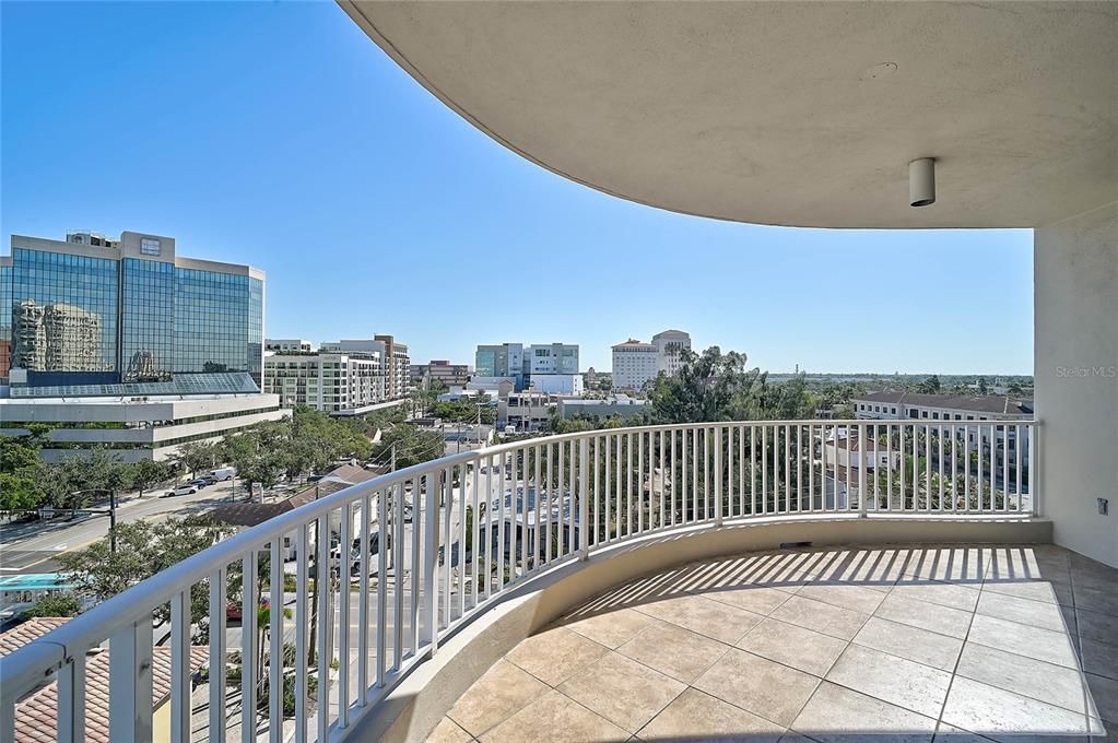 For Sale: $895,000 (2 beds, 2 baths, 1735 Square Feet)