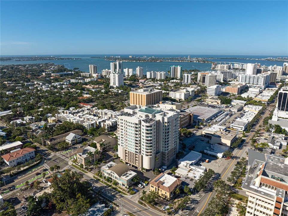For Sale: $895,000 (2 beds, 2 baths, 1735 Square Feet)