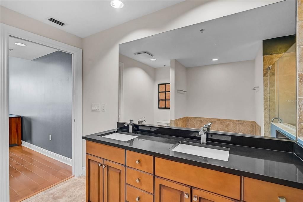 For Sale: $895,000 (2 beds, 2 baths, 1735 Square Feet)