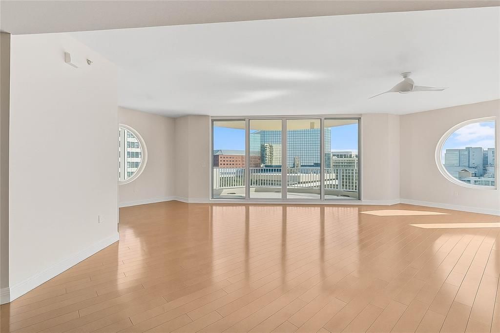 For Sale: $895,000 (2 beds, 2 baths, 1735 Square Feet)