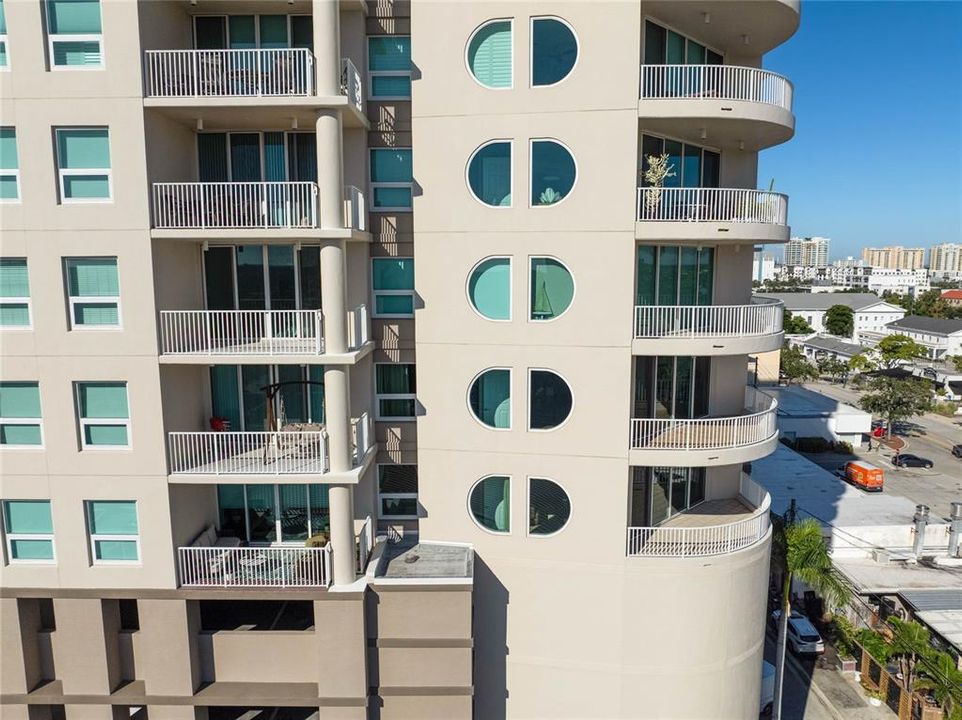 For Sale: $895,000 (2 beds, 2 baths, 1735 Square Feet)