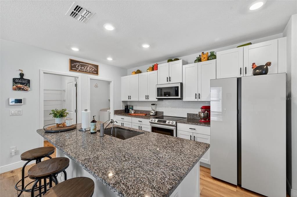 For Sale: $400,000 (5 beds, 2 baths, 2369 Square Feet)