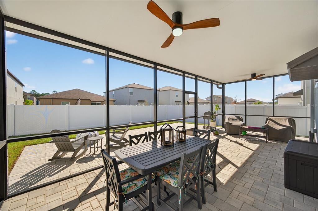 For Sale: $400,000 (5 beds, 2 baths, 2369 Square Feet)