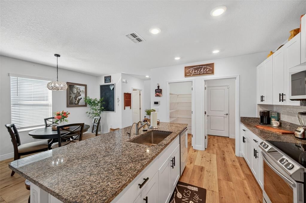 For Sale: $400,000 (5 beds, 2 baths, 2369 Square Feet)