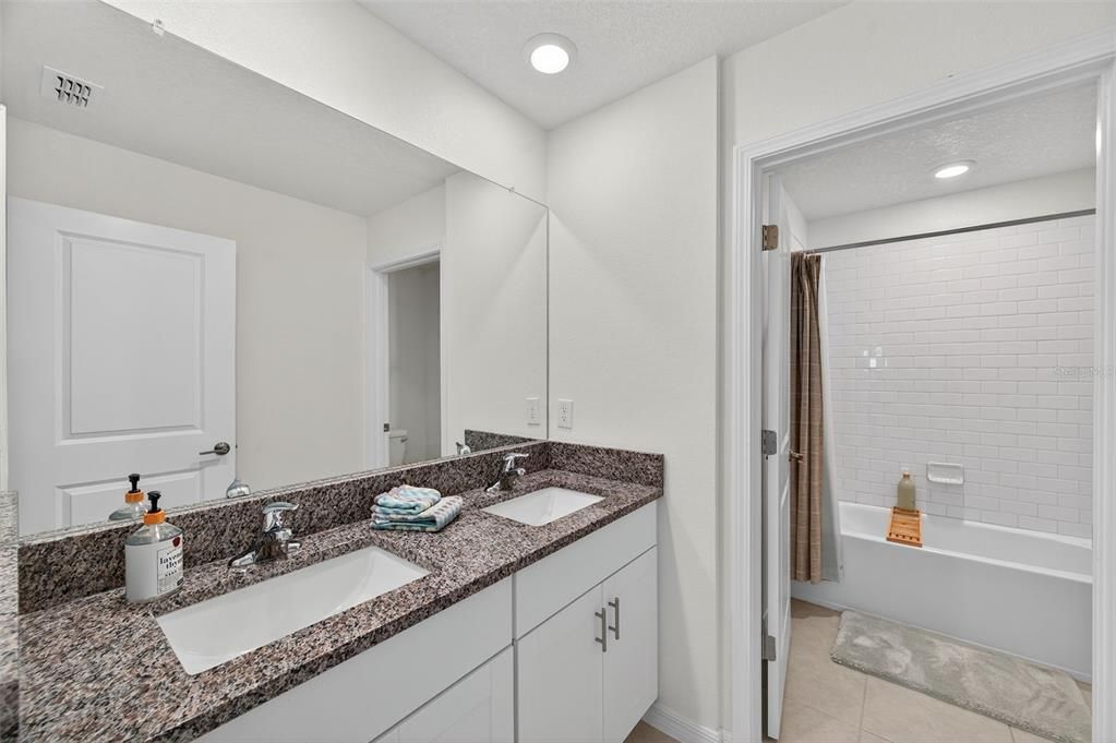 For Sale: $400,000 (5 beds, 2 baths, 2369 Square Feet)