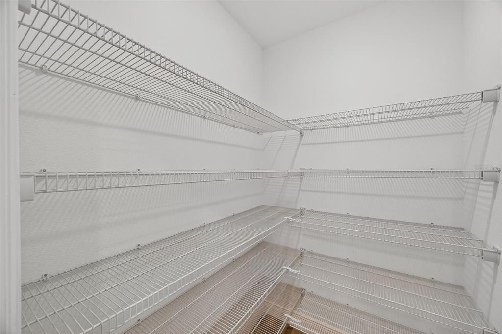 For Sale: $400,000 (5 beds, 2 baths, 2369 Square Feet)