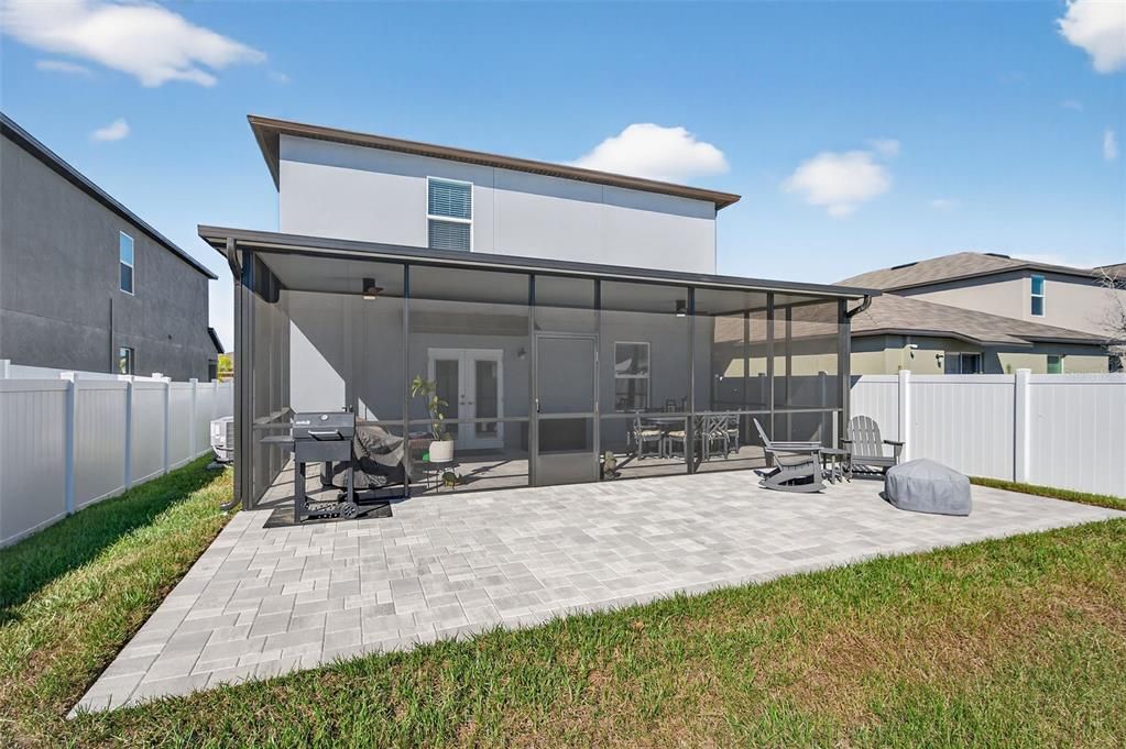 For Sale: $400,000 (5 beds, 2 baths, 2369 Square Feet)