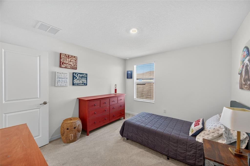 For Sale: $400,000 (5 beds, 2 baths, 2369 Square Feet)