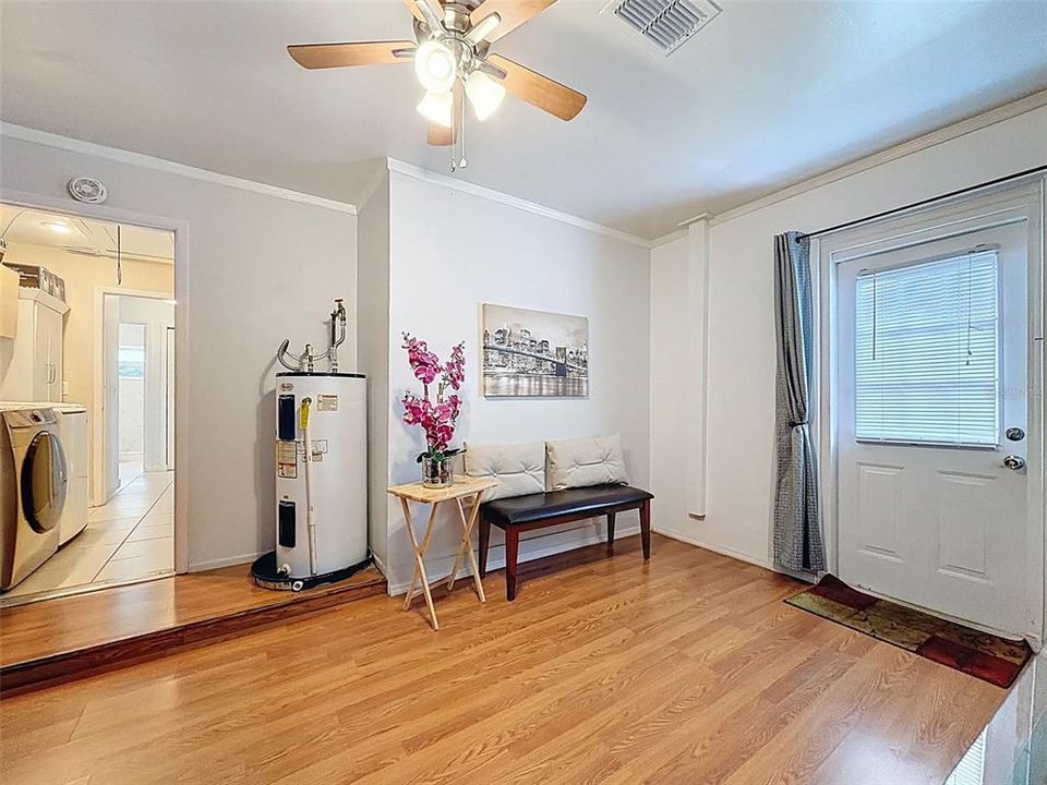 Под контрактом: $285,000 (3 спален, 2 ванн, 1612 Квадратных фут)