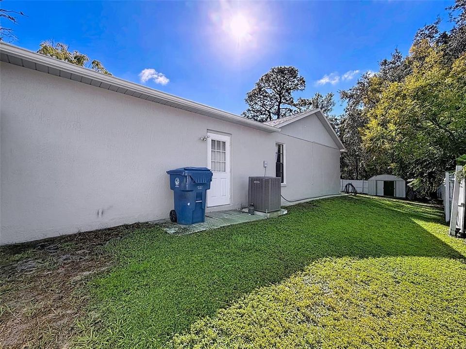 Под контрактом: $285,000 (3 спален, 2 ванн, 1612 Квадратных фут)