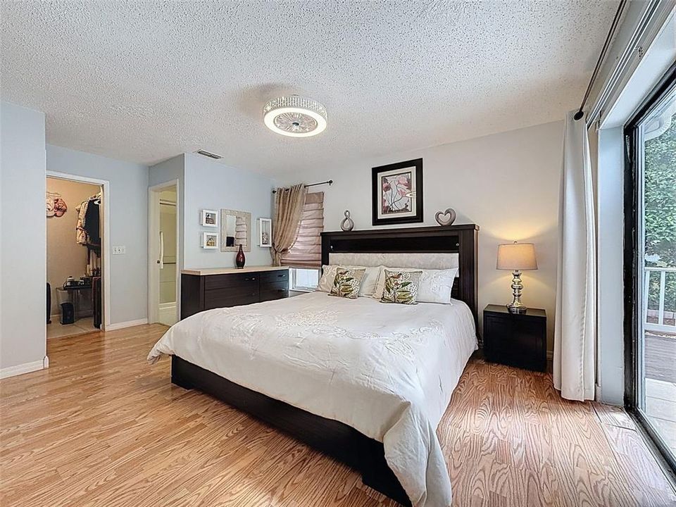 Под контрактом: $285,000 (3 спален, 2 ванн, 1612 Квадратных фут)